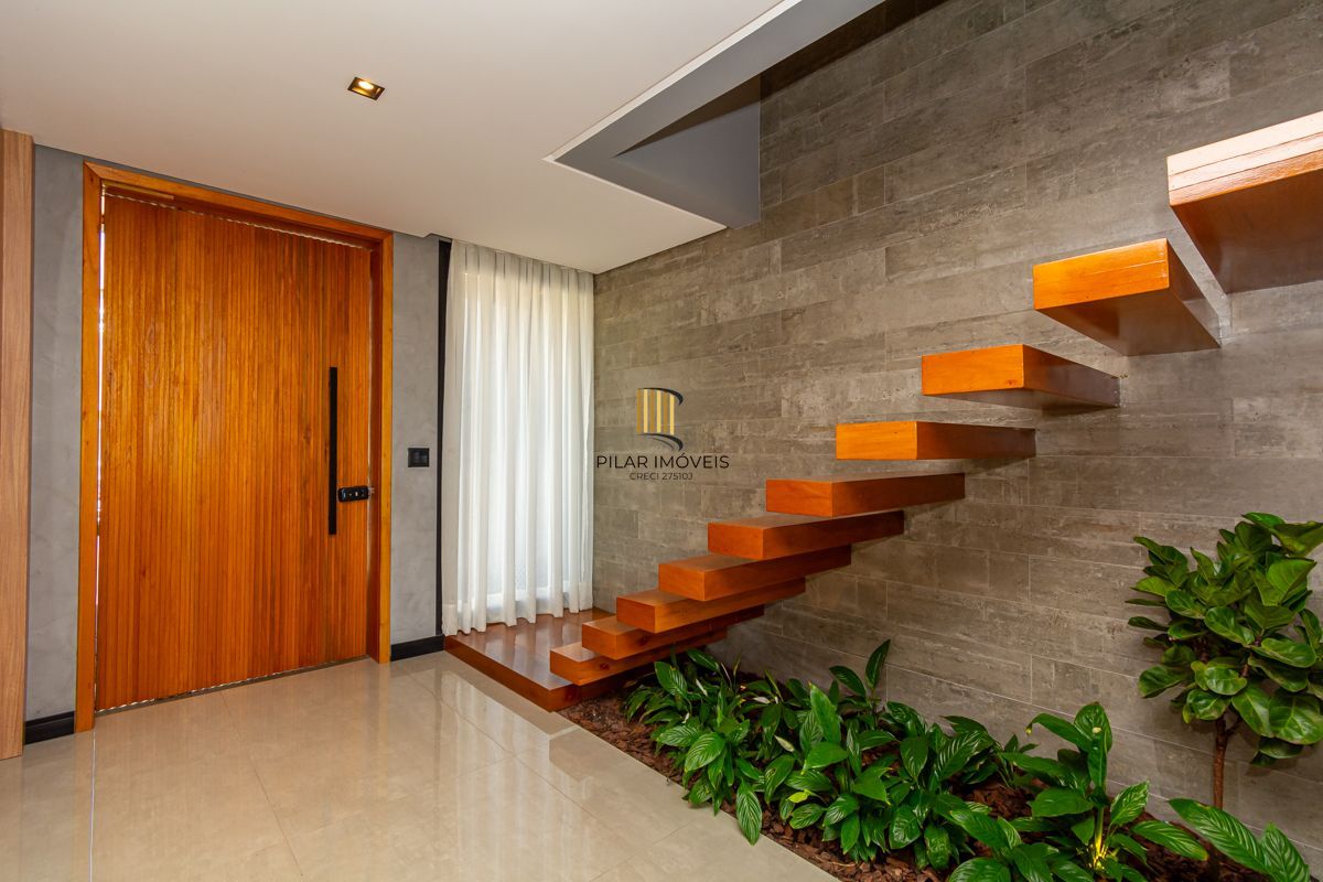 Casa de alto padrão no condomínio Vale dos Lírios