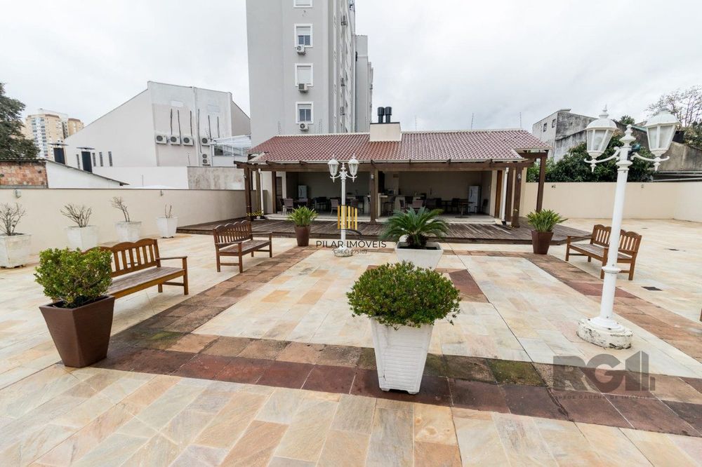 Excelente apartamento de 2 Dormitórios com 2 vagas a 50mts do Bourbon Country