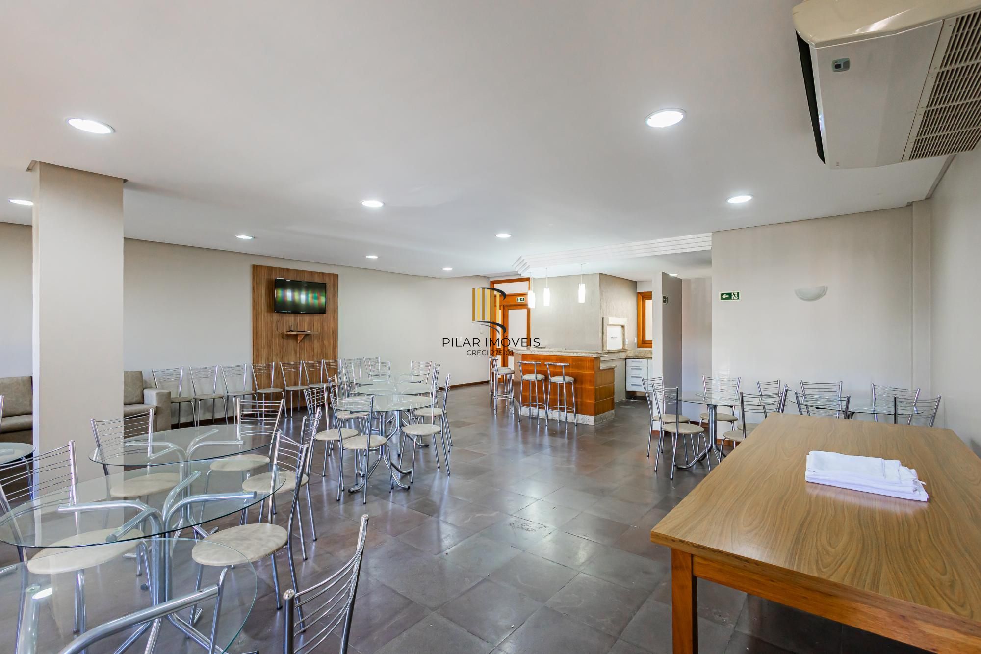 Apartamento com 92 m² no Menino Deus.