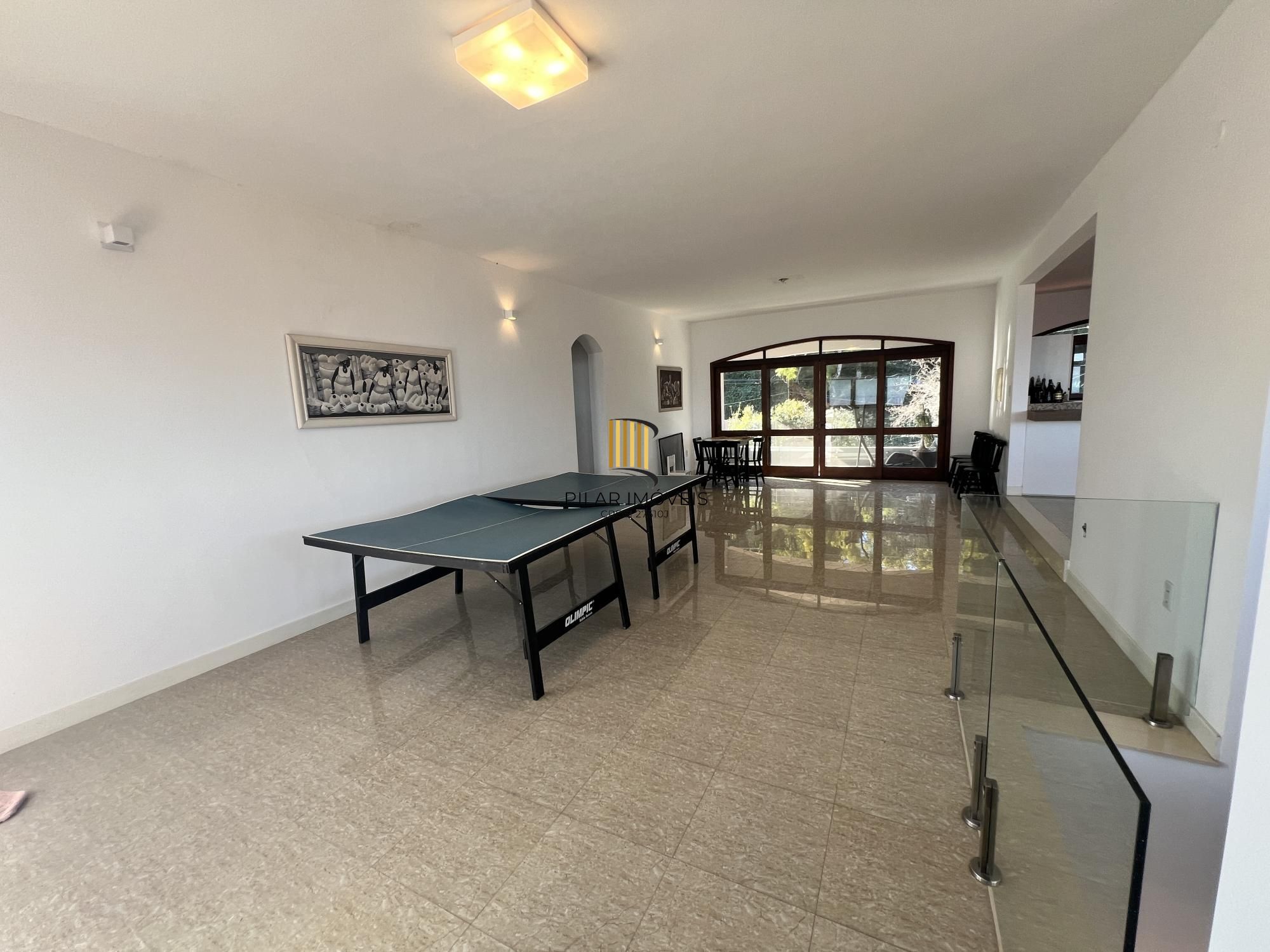 Belíssima casa no Bairro Tristeza com 645m²