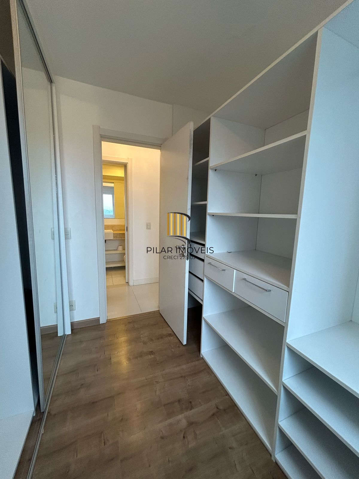 Lindo apartamento semi mobiliado, infra completa e a apenas 4 min do Iguatemi