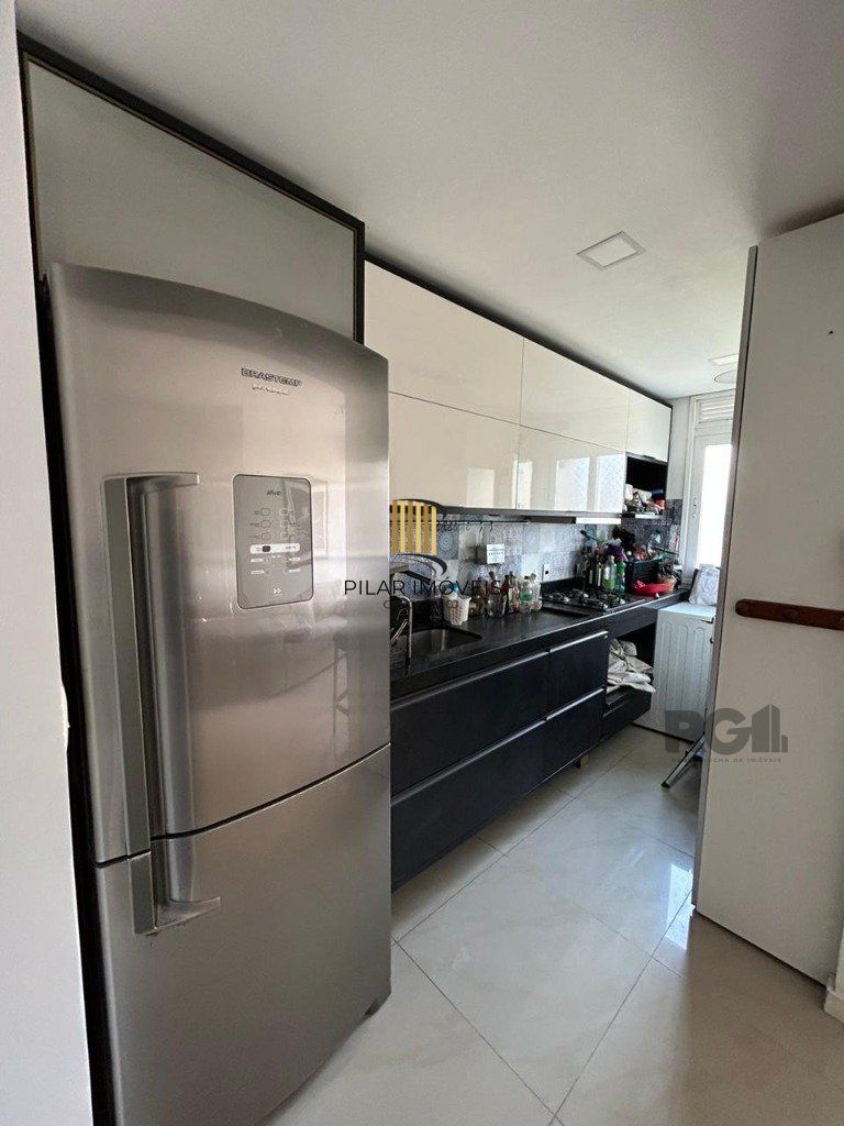 3 quartos (1 suíte), churrasqueira, sacada e 1 vaga. Infra completa.