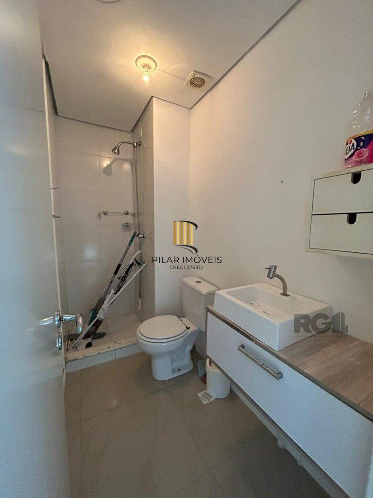 3 quartos (1 suíte), churrasqueira, sacada e 1 vaga. Infra completa.