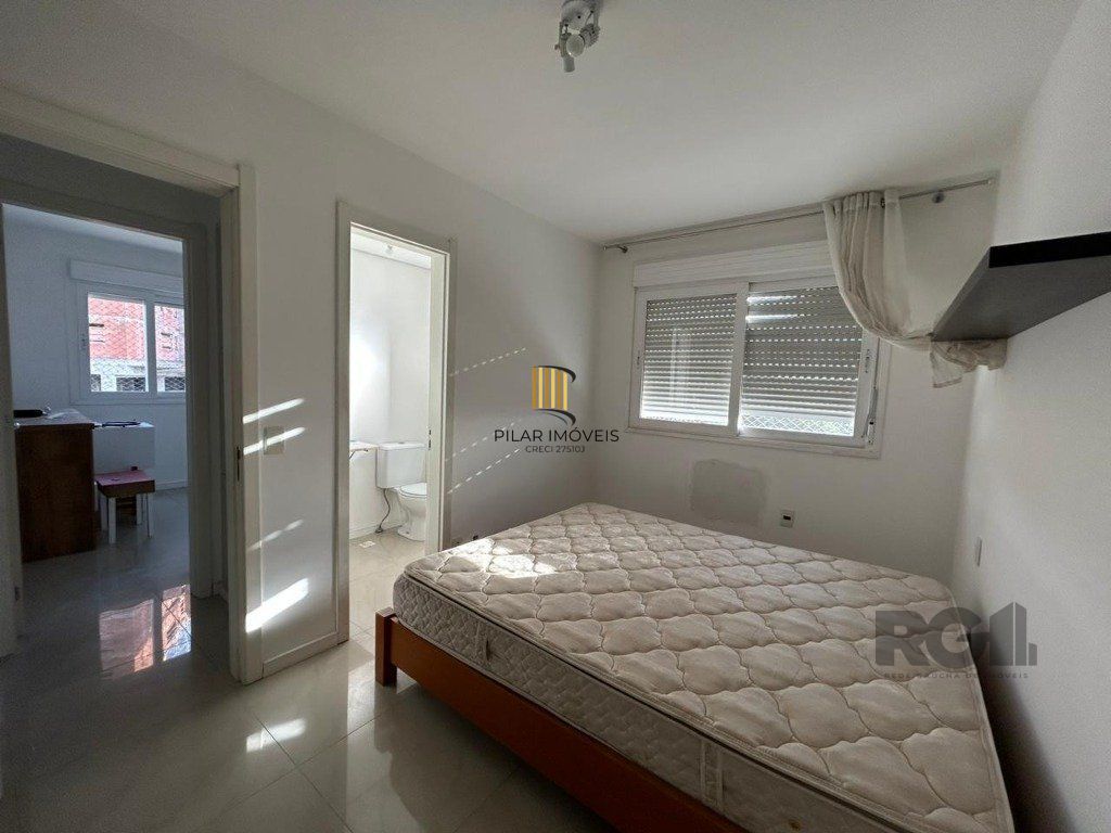 3 quartos (1 suíte), churrasqueira, sacada e 1 vaga. Infra completa.