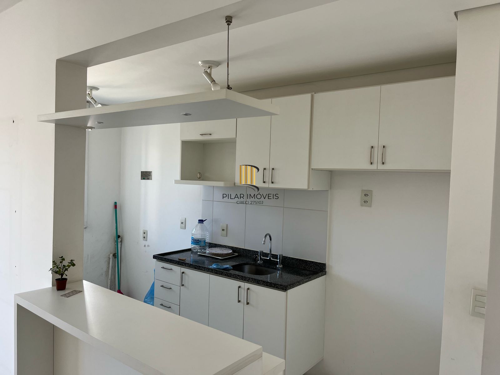 Junto ao Shopping Iguatemi. 3 quartos ( 1 suíte) sacada, churrasqueira e 1 vaga