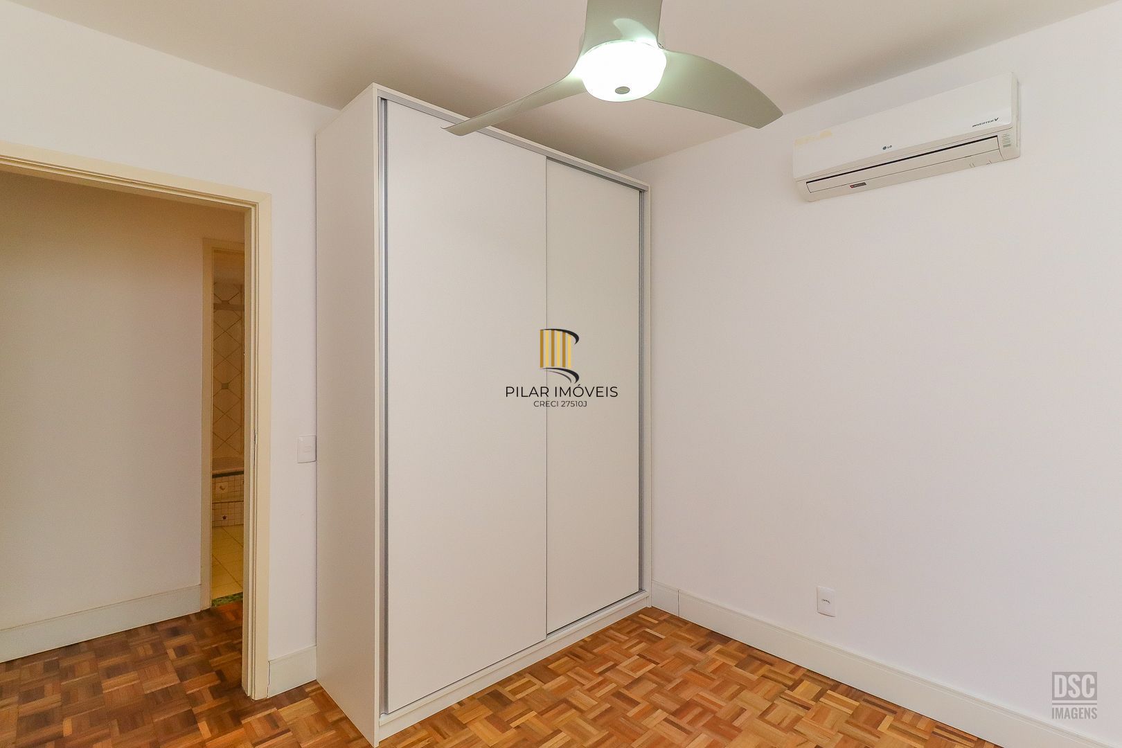 Amplo apartamento, 3 quartos (1 suíte) lavabo, escritório e 1 vaga - Petrópolis