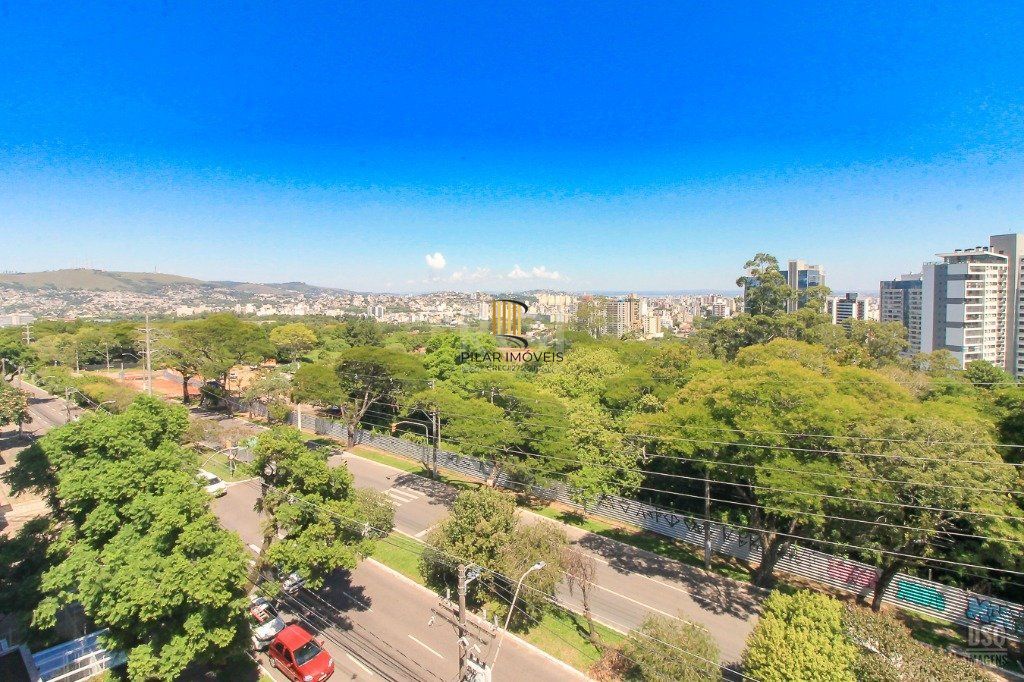 Cobertura 3 dormitórios no bairro Petrópolis