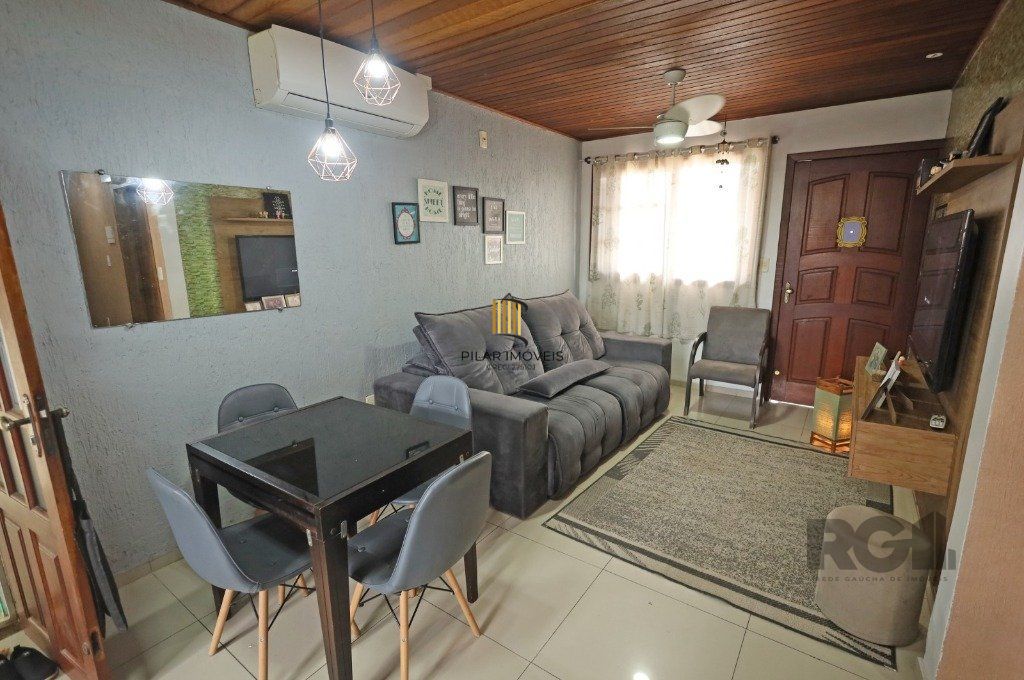 Excelente casa de 65m², toda reformada,  com 2 dormitórios