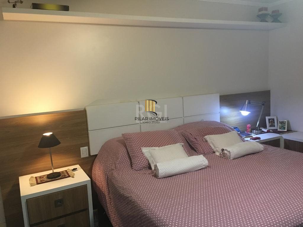 Casa para Venda - 230m², 3 dormitórios, sendo 3 suites, 3 vagas - Chácara das Pedras