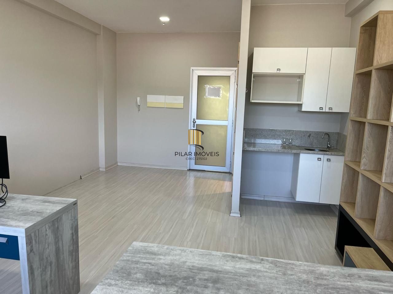 EXCELENTE SALA NO ROSSI BUSINESS