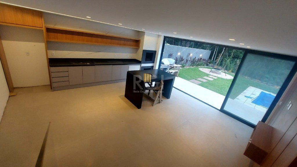 Casa Condominio para Venda - 330m², 3 dormitórios, sendo 3 suites, 2 vagas - Querência