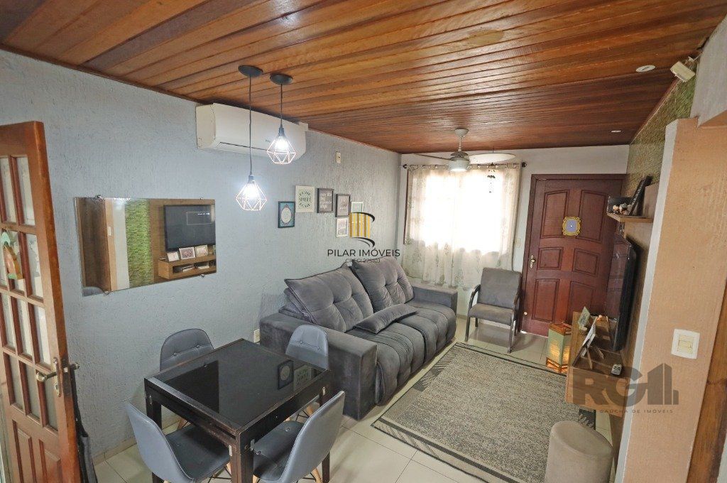 Excelente casa de 65m², toda reformada,  com 2 dormitórios
