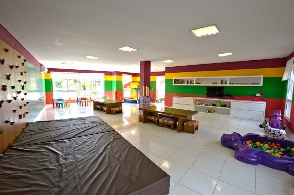 Lindo apartamento semi mobiliado, 3 quartos (1 suíte), churrasqueira e vaga.