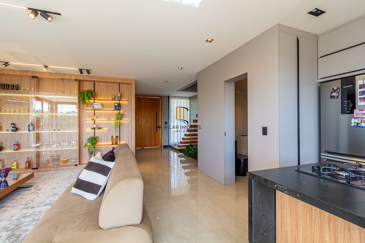 Casa de alto padrão no condomínio Vale dos Lírios