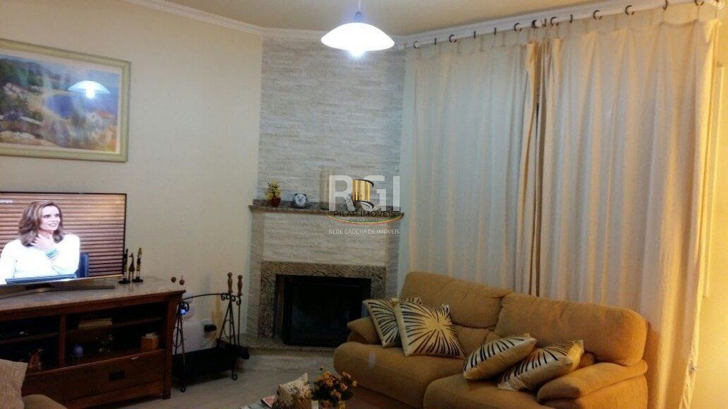 Sobrado para Venda - 245m², 4 dormitórios, sendo 1 suites, 3 vagas - Jardim Itu