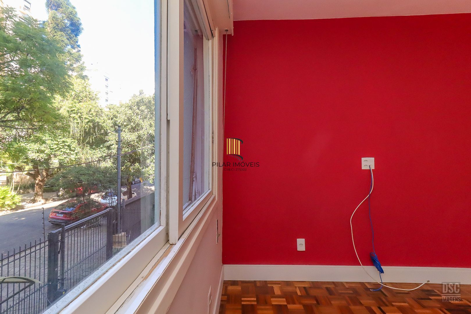 Amplo apartamento, 3 quartos (1 suíte) lavabo, escritório e 1 vaga - Petrópolis