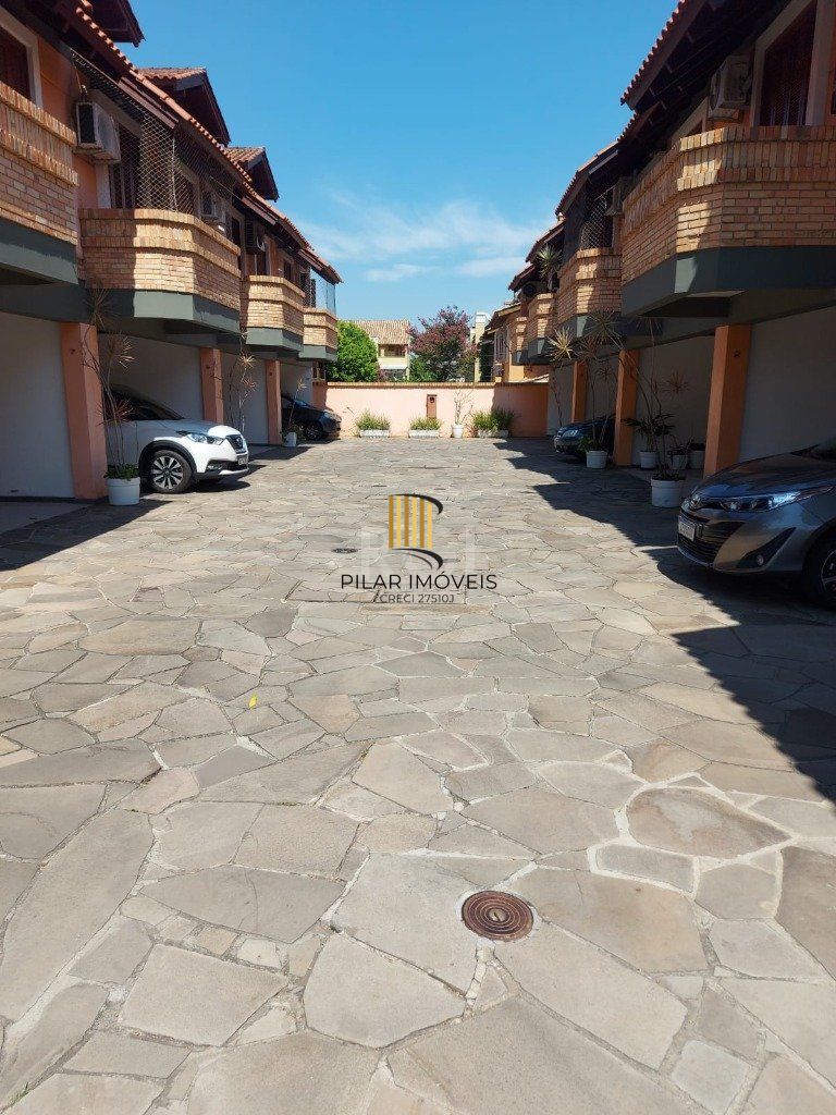 Casa Condominio para Venda - 234m², 3 dormitórios, sendo 1 suites, 2 vagas