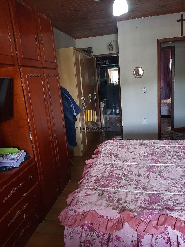 Casa  270m², 3 dormitórios, sendo 1 suites, 5 vagas - Recanto Corcunda