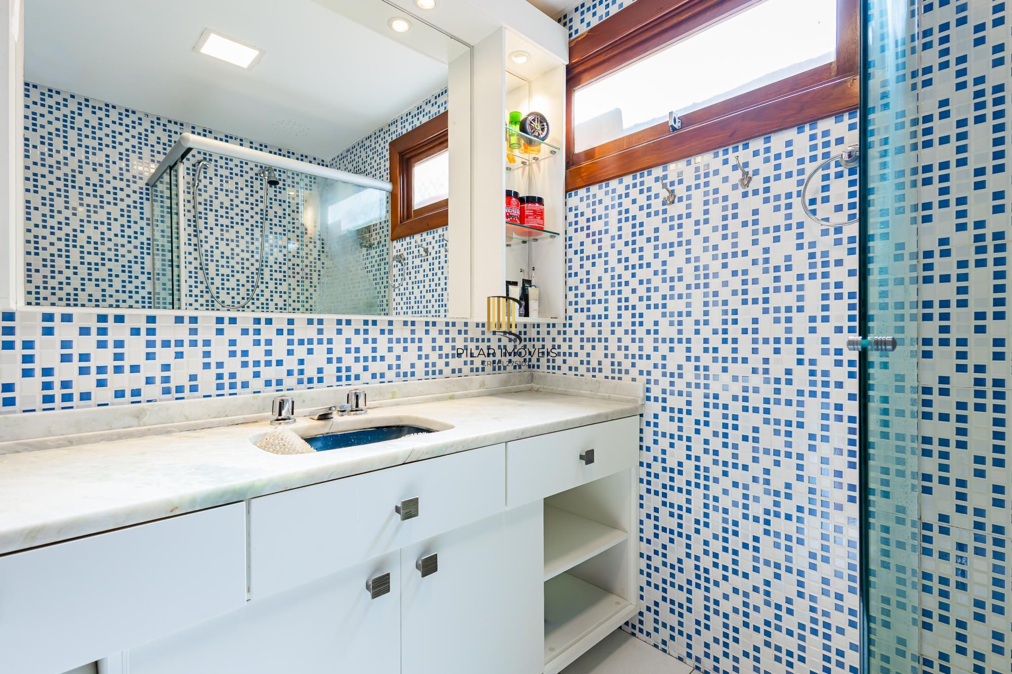 Apartamento com 92 m² no Menino Deus.