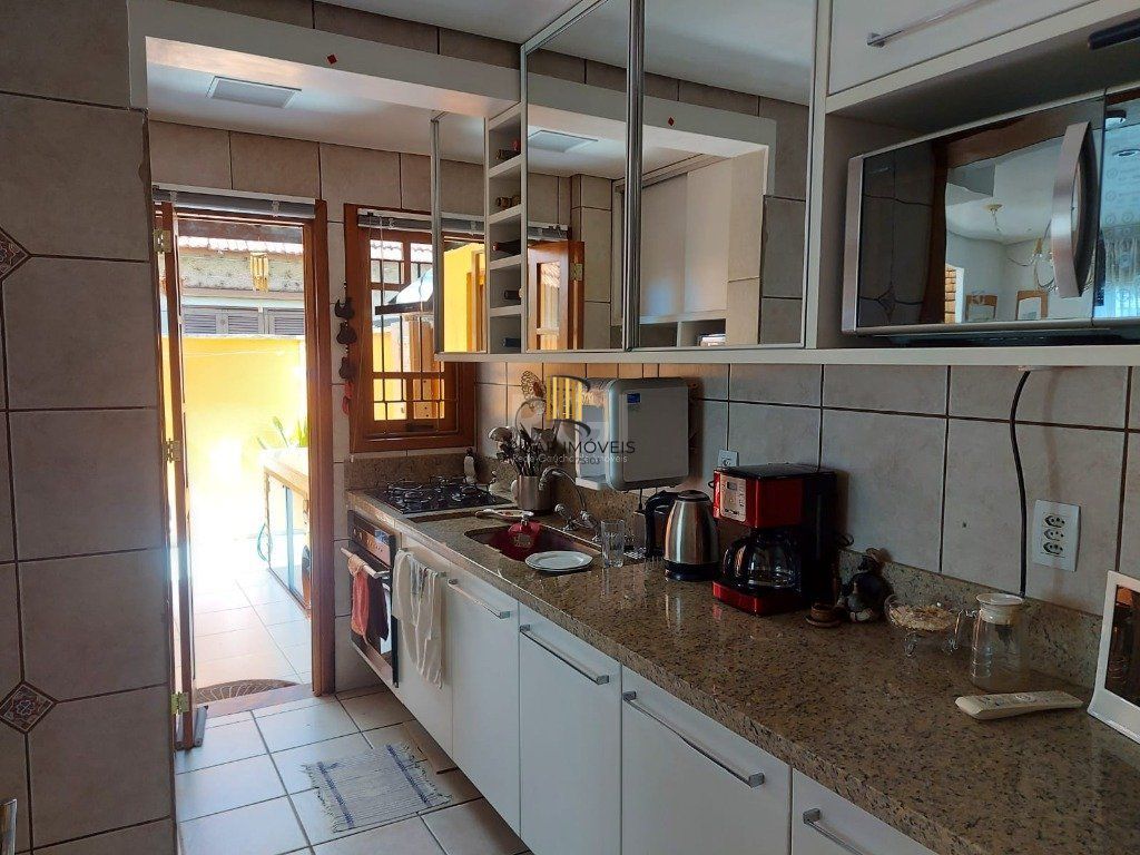 Casa Condominio para Venda - 234m², 3 dormitórios, sendo 1 suites, 2 vagas