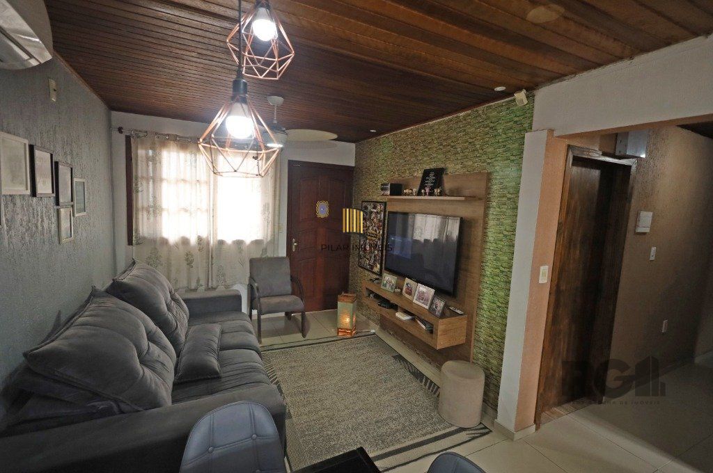 Excelente casa de 65m², toda reformada,  com 2 dormitórios