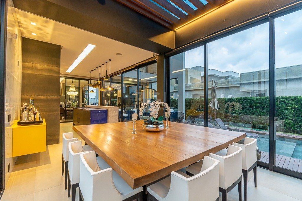 Casa Condominio para Venda - 350m², 4 dormitórios, sendo 4 suites, 4 vagas