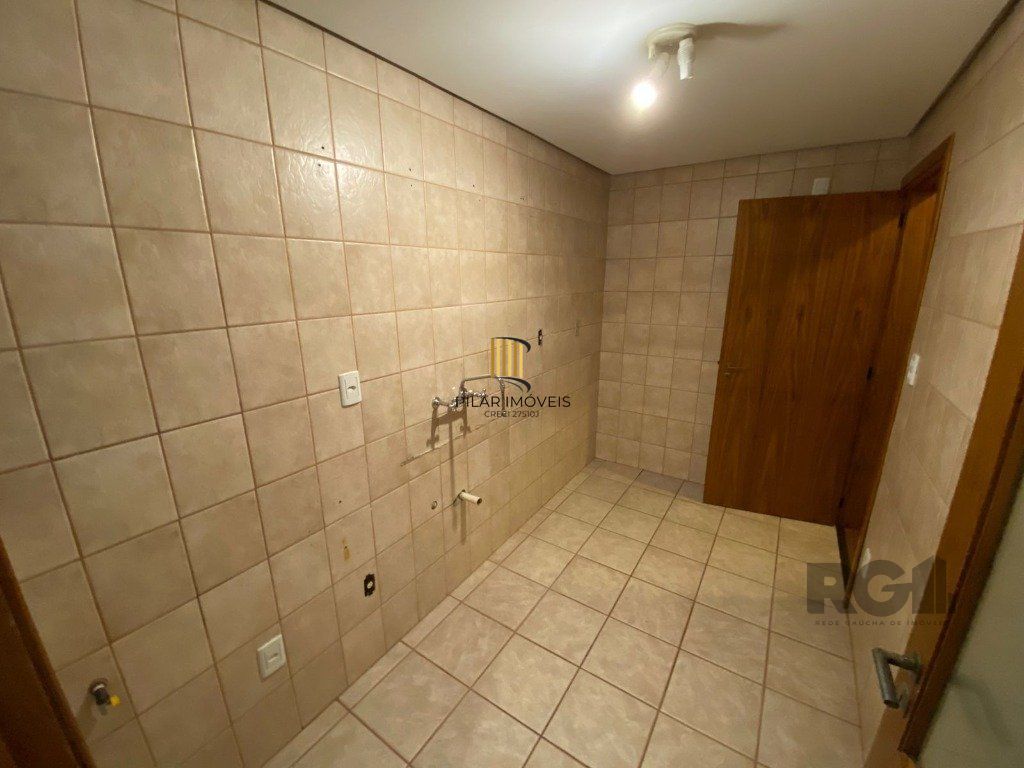 Amplo apartamento de 2 dormitórios no Petrópolis