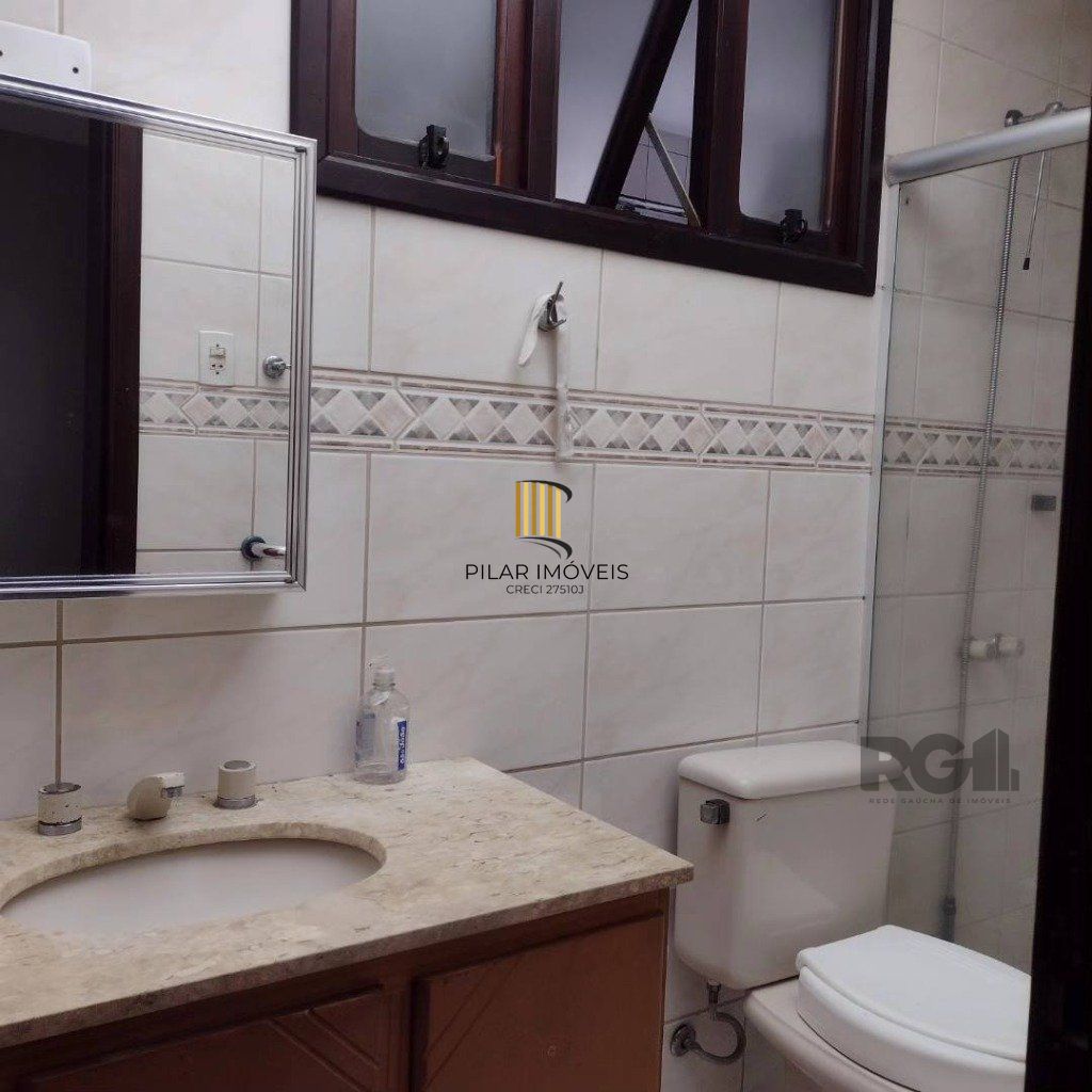 Apartamento no bairro Auxiliadora de 2 dormitórios ( 1 suíte)