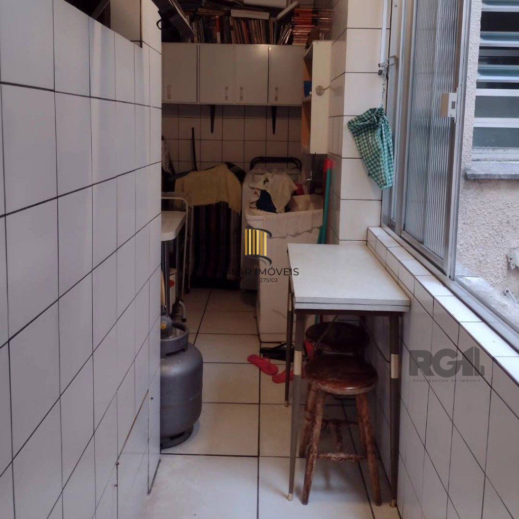 Apartamento no bairro Auxiliadora de 2 dormitórios ( 1 suíte)
