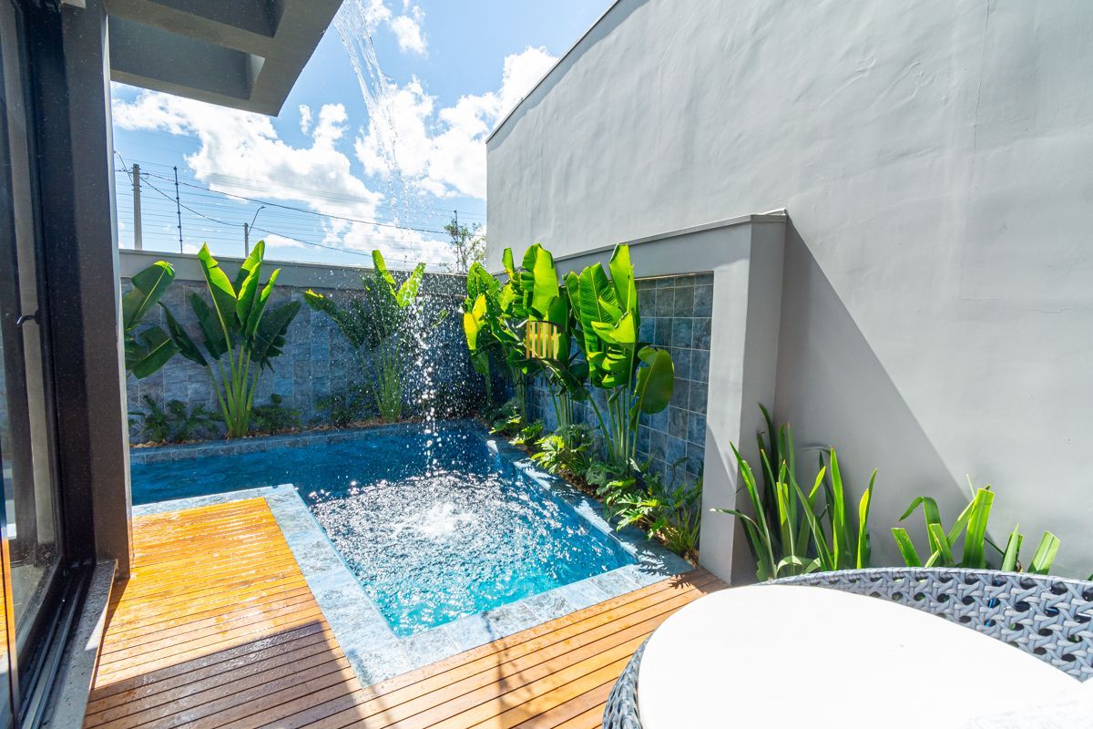 Casa de alto padrão no condomínio Vale dos Lírios