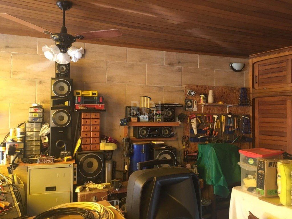 Casa para Venda - 230m², 3 dormitórios, sendo 3 suites, 3 vagas - Chácara das Pedras