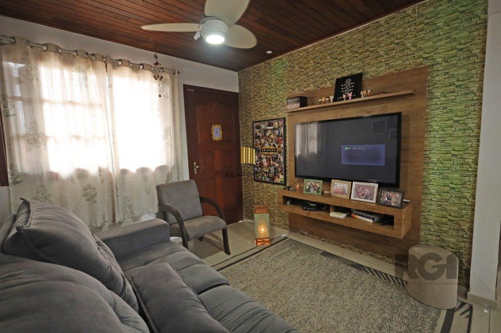 Excelente casa de 65m², toda reformada,  com 2 dormitórios