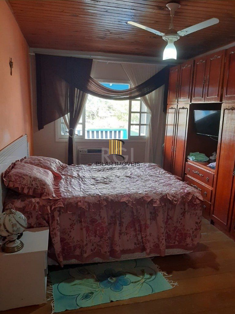 Casa  270m², 3 dormitórios, sendo 1 suites, 5 vagas - Recanto Corcunda