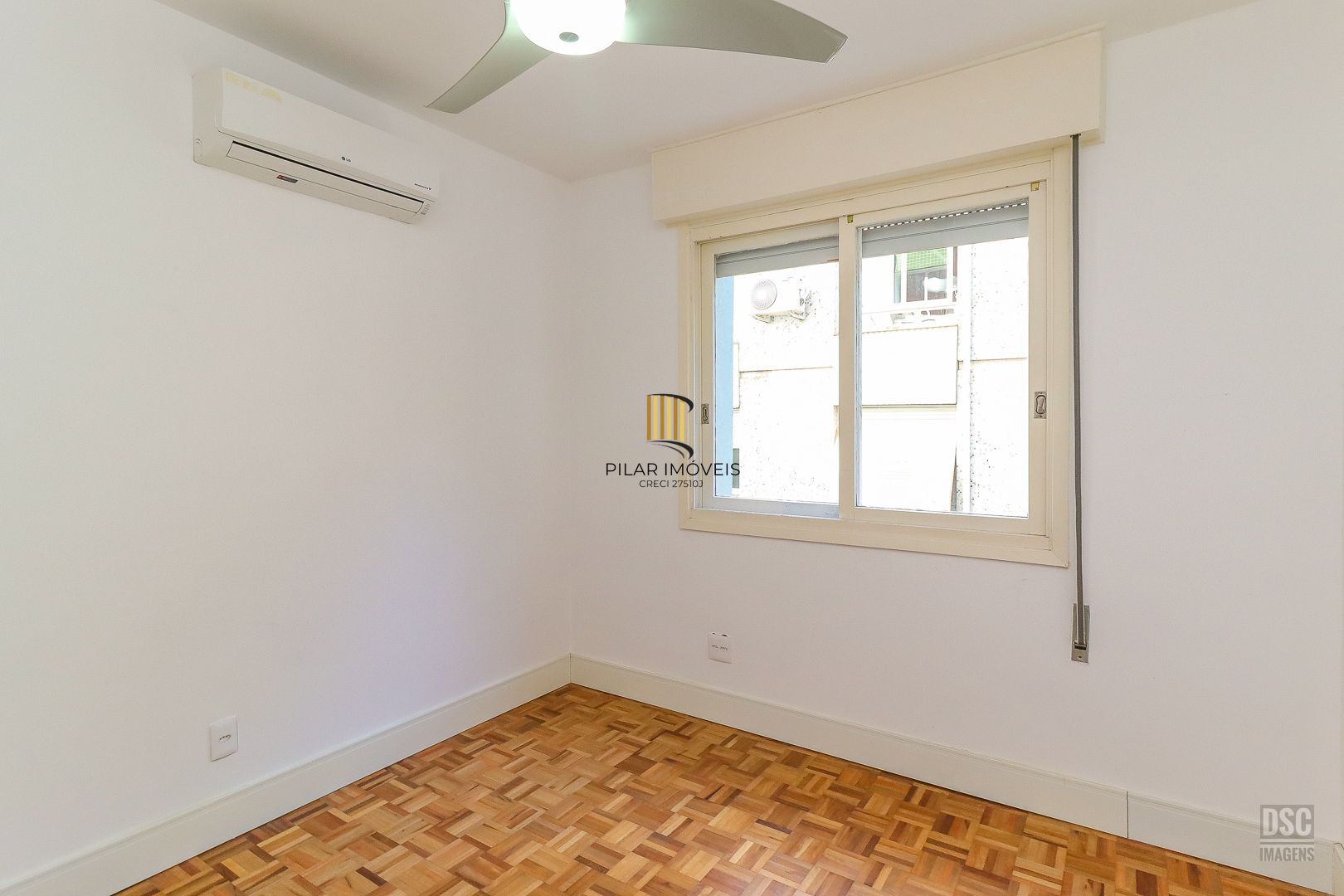 Amplo apartamento, 3 quartos (1 suíte) lavabo, escritório e 1 vaga - Petrópolis
