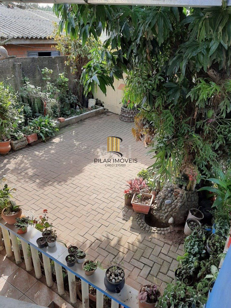 Casa  270m², 3 dormitórios, sendo 1 suites, 5 vagas - Recanto Corcunda