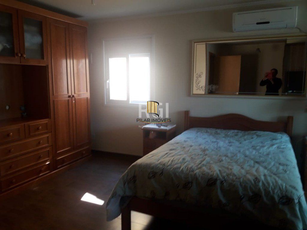 Sobrado para Venda - 245m², 4 dormitórios, sendo 1 suites, 3 vagas - Jardim Itu