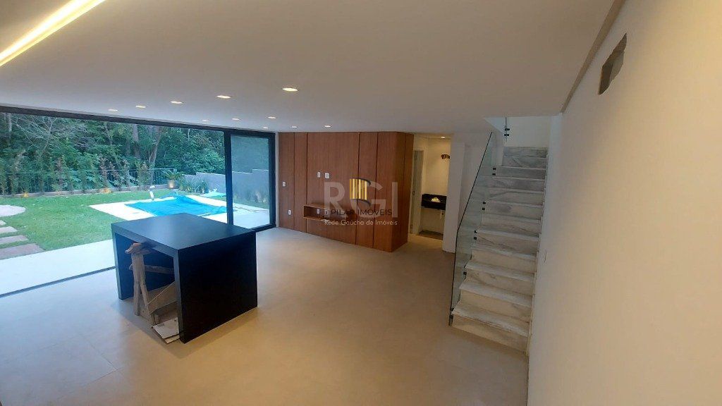 Casa Condominio para Venda - 330m², 3 dormitórios, sendo 3 suites, 2 vagas - Querência