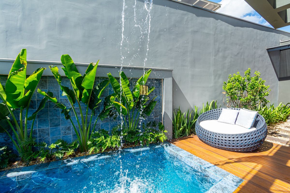 Casa de alto padrão no condomínio Vale dos Lírios