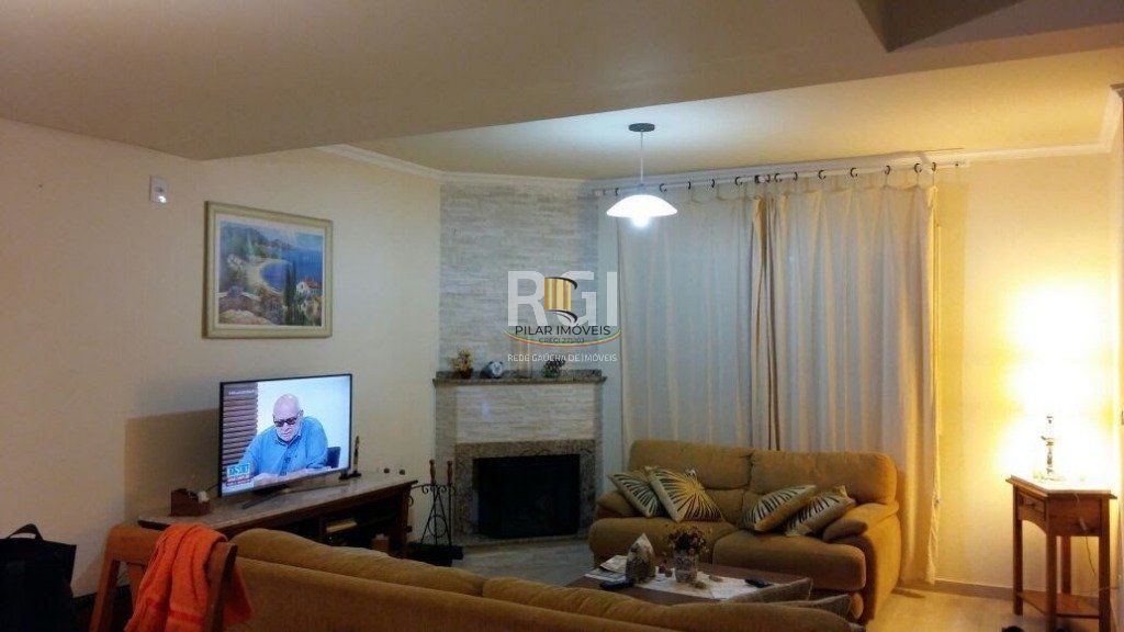 Sobrado para Venda - 245m², 4 dormitórios, sendo 1 suites, 3 vagas - Jardim Itu