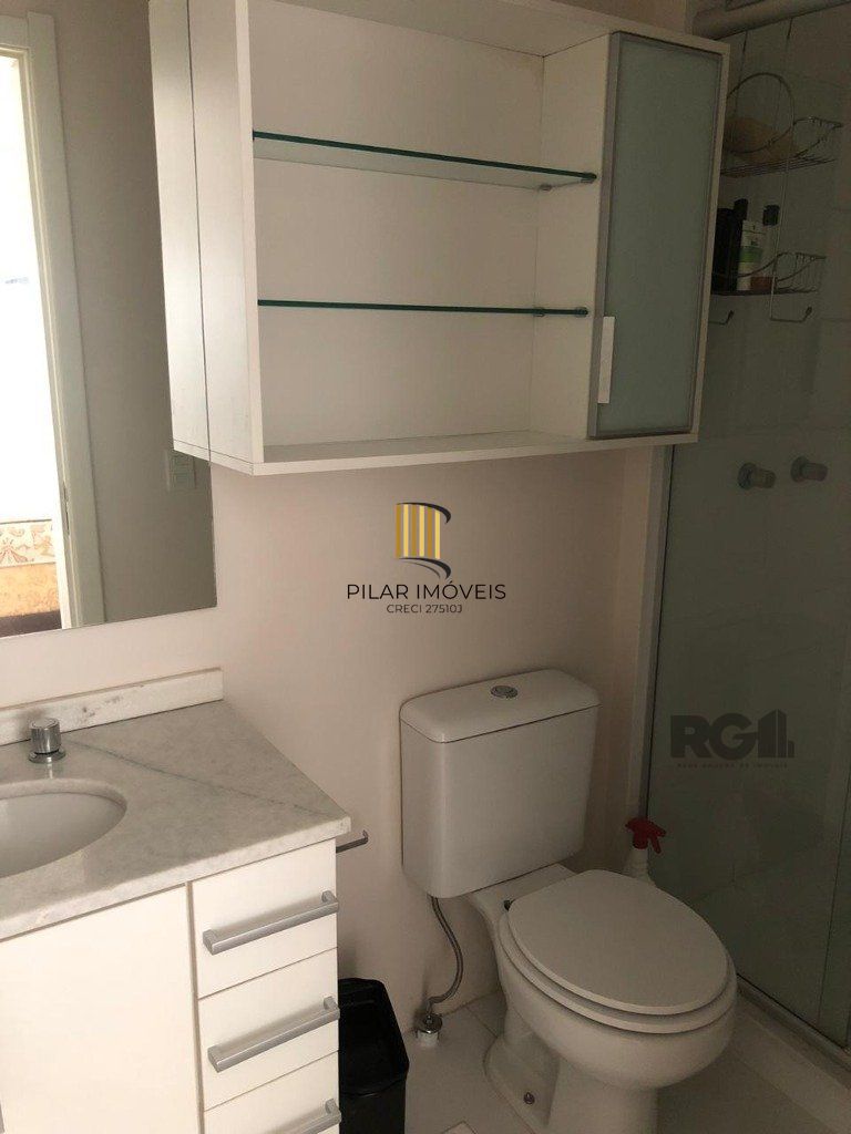 Lindo apartamento MOBILIADO E EQUIPADO com pátio.