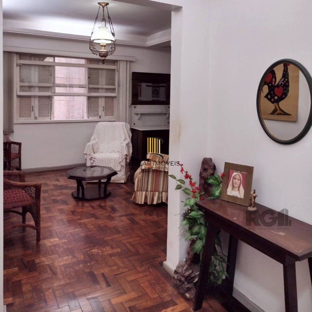 Apartamento no bairro Auxiliadora de 2 dormitórios ( 1 suíte)