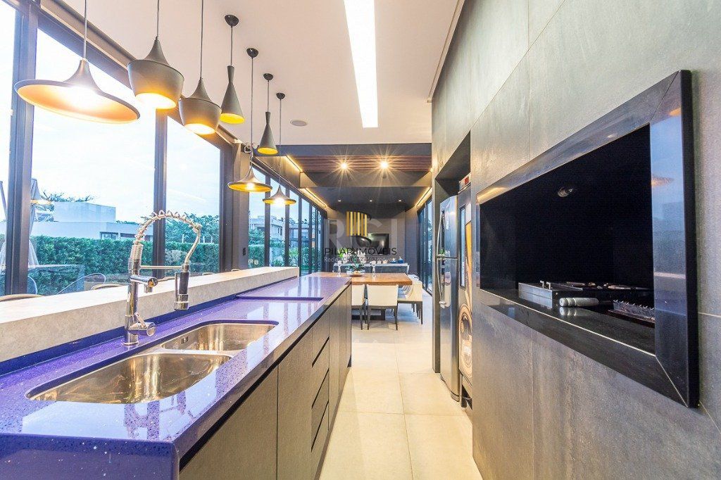Casa Condominio para Venda - 350m², 4 dormitórios, sendo 4 suites, 4 vagas