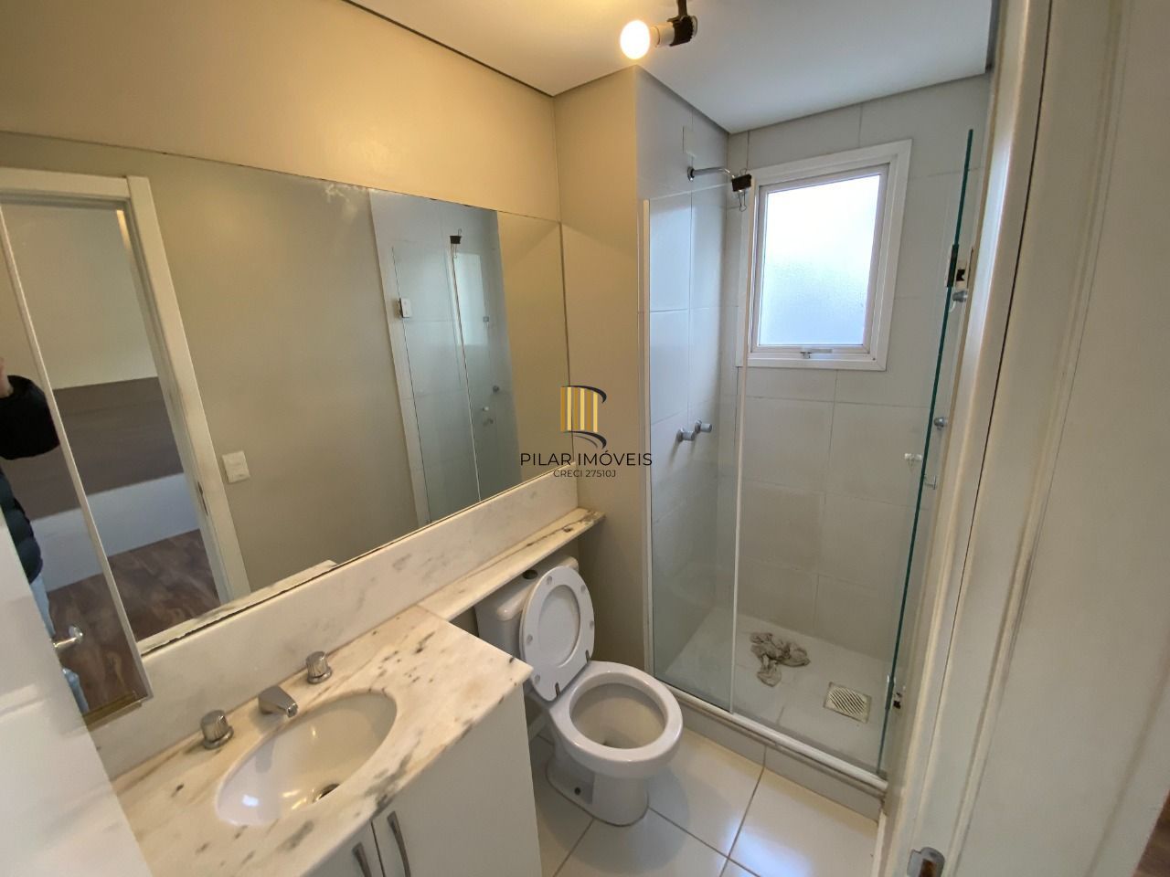Lindo apartamento semi mobiliado, 3 quartos (1 suíte), churrasqueira e vaga.