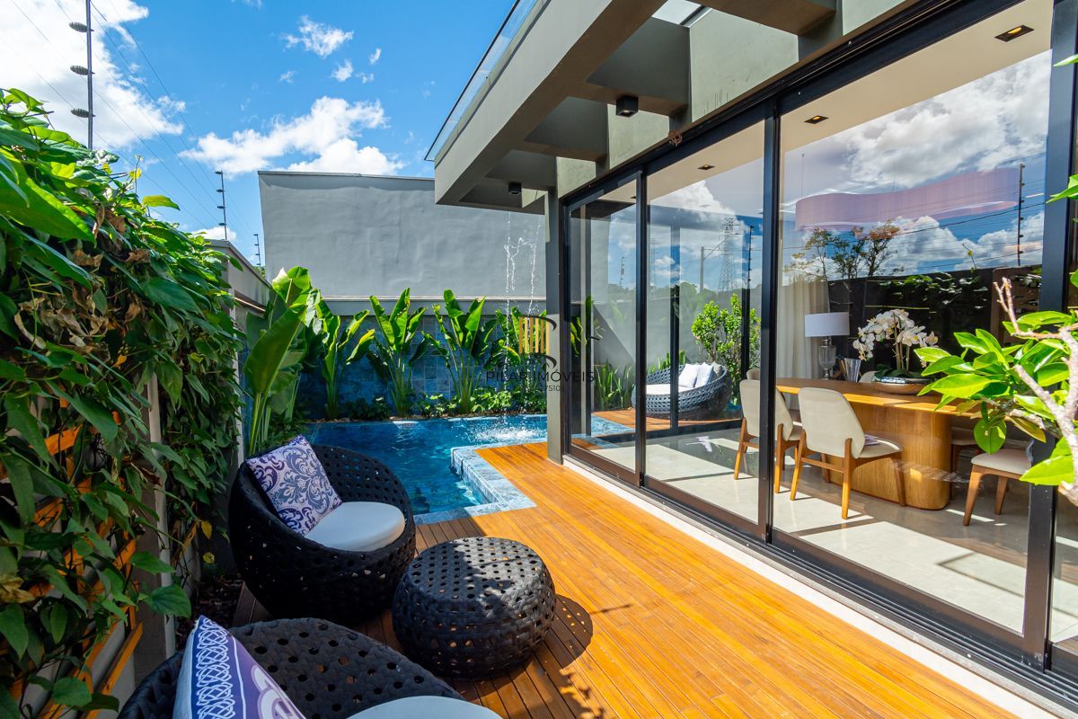 Casa de alto padrão no condomínio Vale dos Lírios