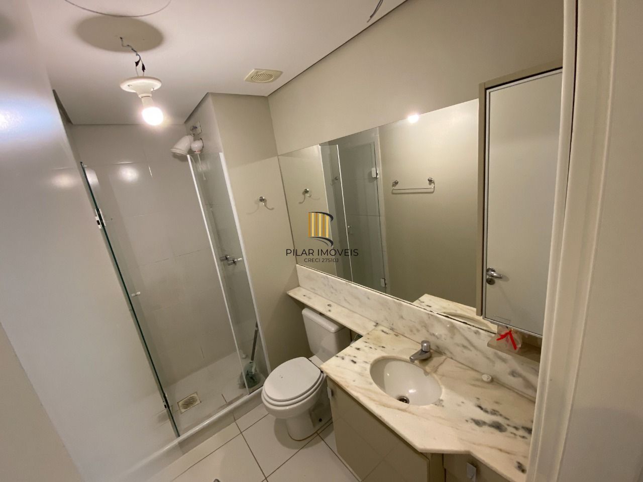 Lindo apartamento semi mobiliado, 3 quartos (1 suíte), churrasqueira e vaga.