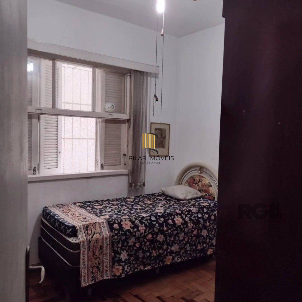 Apartamento no bairro Auxiliadora de 2 dormitórios ( 1 suíte)
