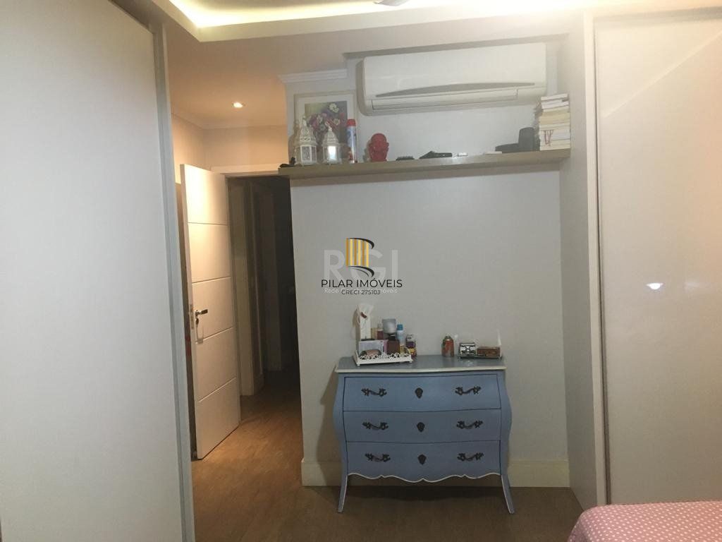 Casa para Venda - 230m², 3 dormitórios, sendo 3 suites, 3 vagas - Chácara das Pedras