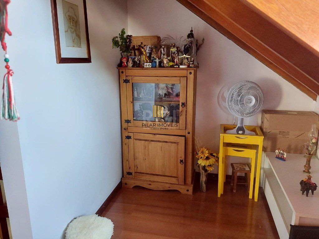 Casa Condominio para Venda - 234m², 3 dormitórios, sendo 1 suites, 2 vagas