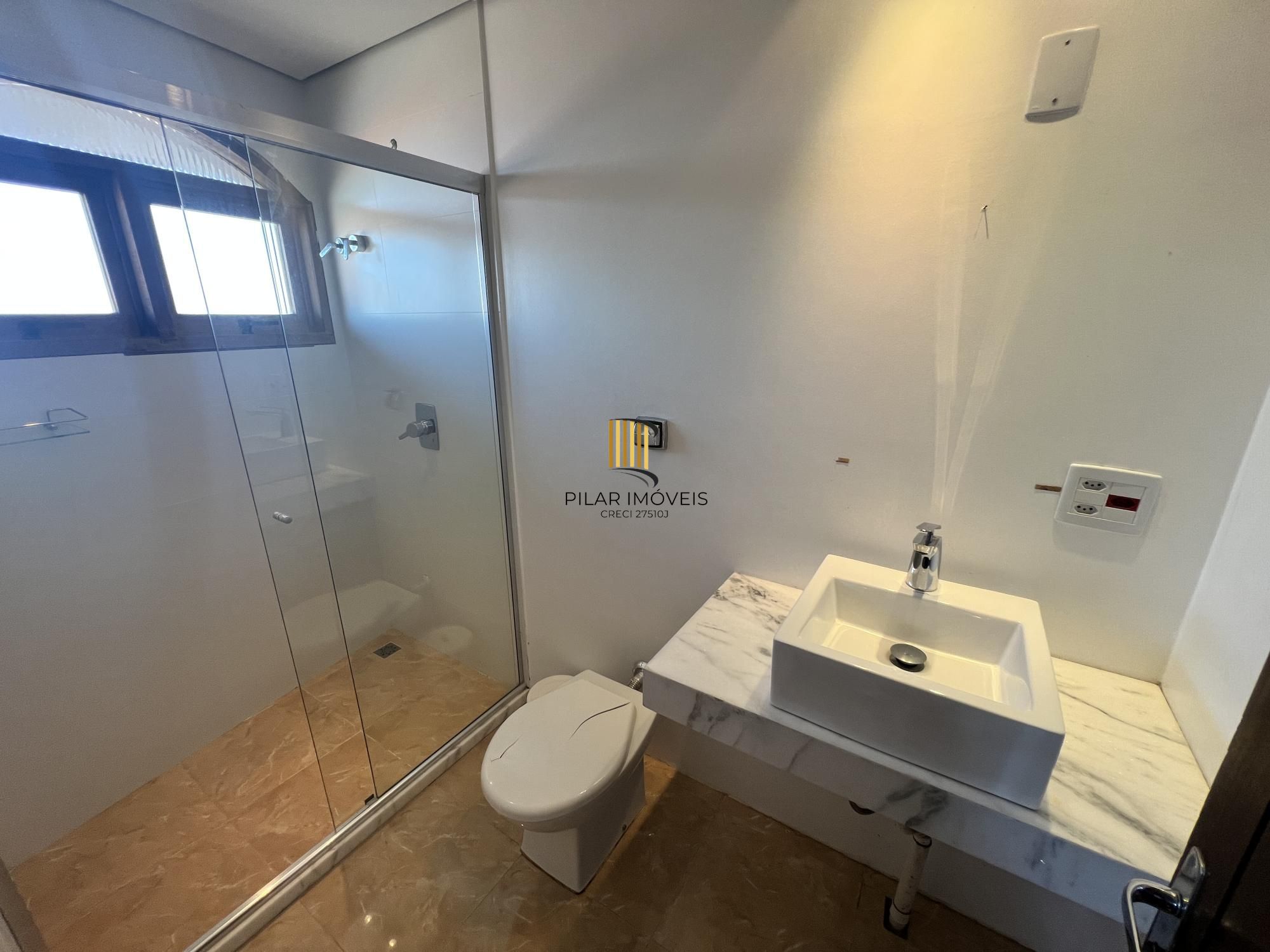 Belíssima casa no Bairro Tristeza com 645m²
