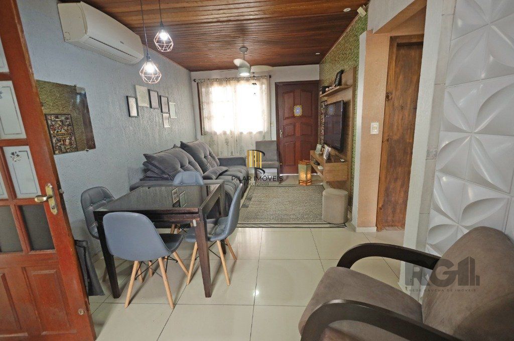 Excelente casa de 65m², toda reformada,  com 2 dormitórios